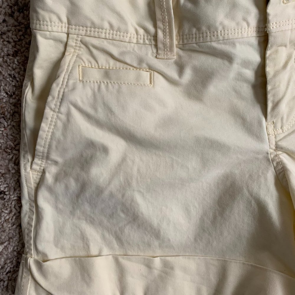 Old Navy Low Rise Short - Picture 2 of 4